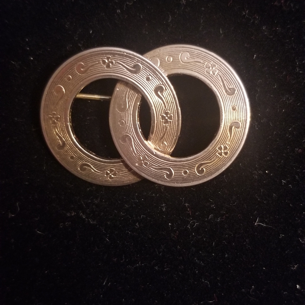 Intertwining Circles Goldtone Brooch
